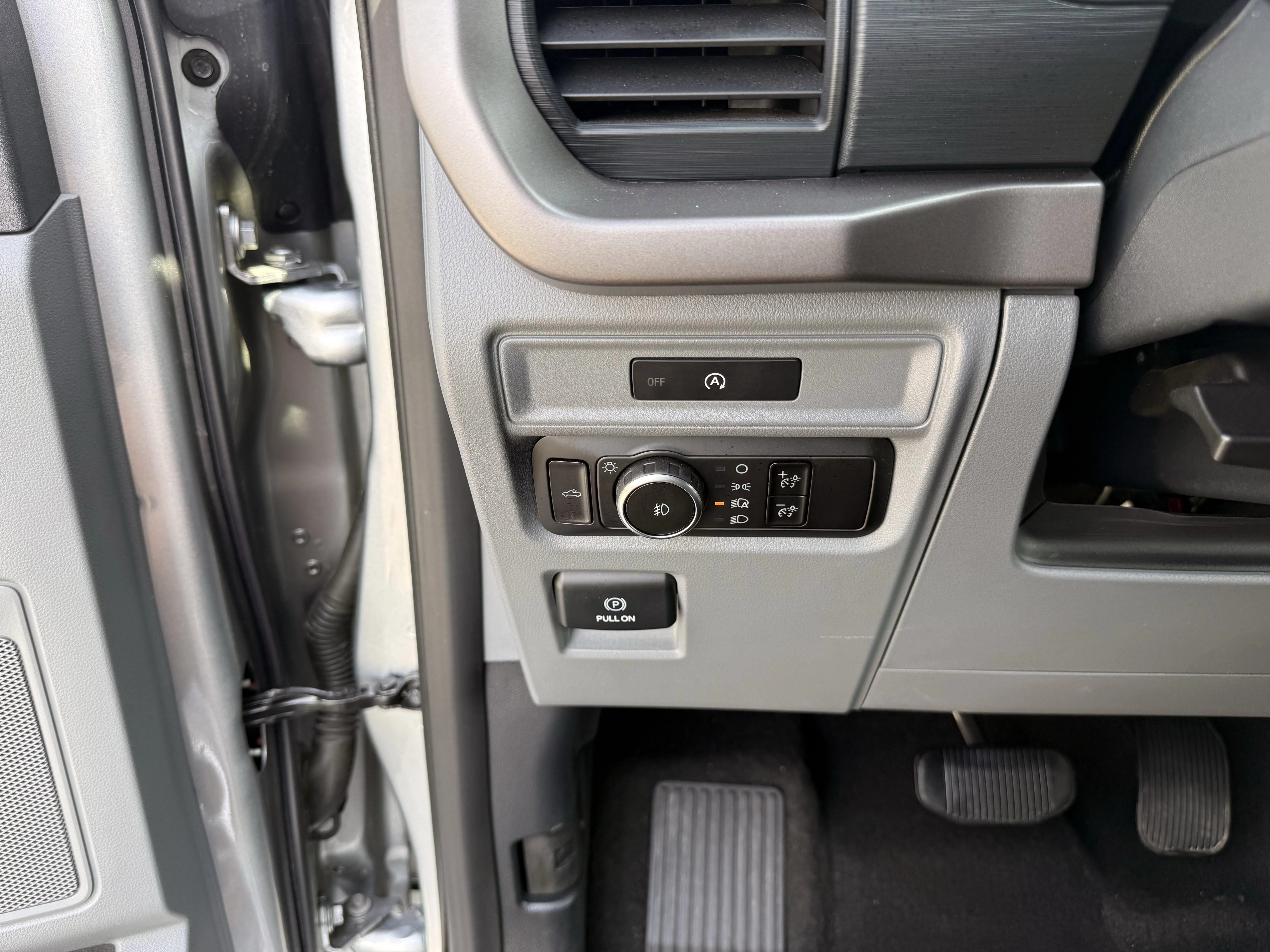 Used 2025 Silver Metallic Ford XLT image 16