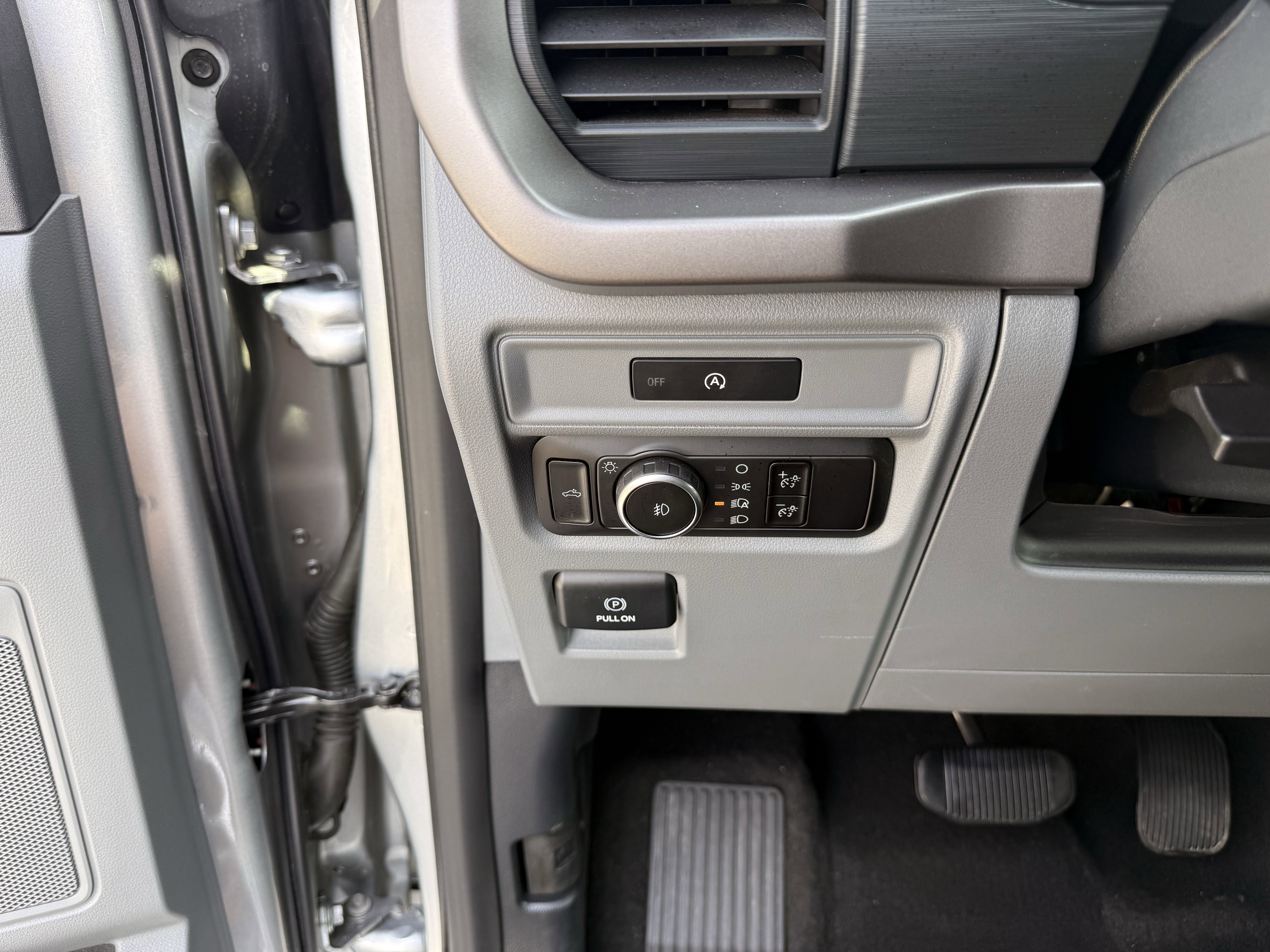 Used 2025 Silver Metallic Ford XLT image 16