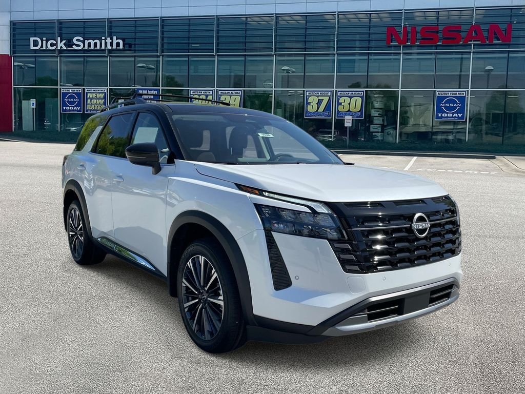 2026 Nissan Pathfinder Platinum 4WD's photo