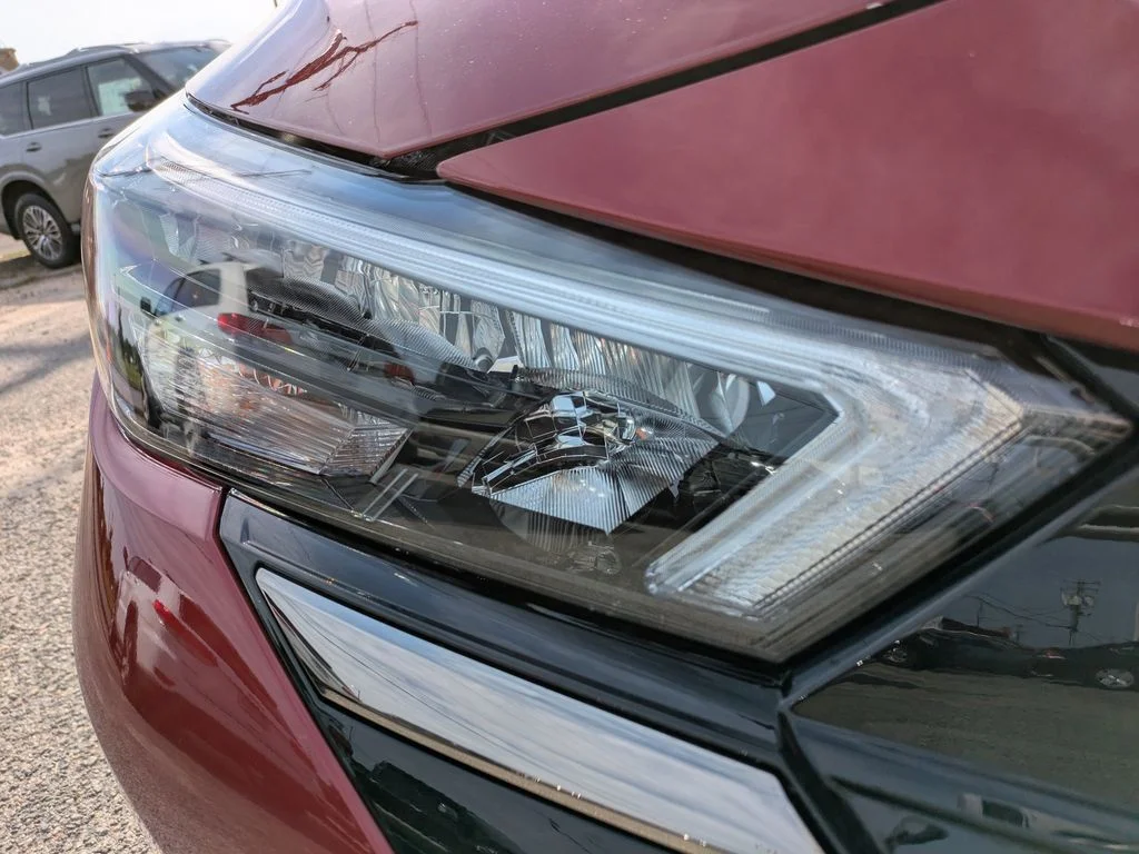 2025 Nissan Versa Sedan SR - Photo 10