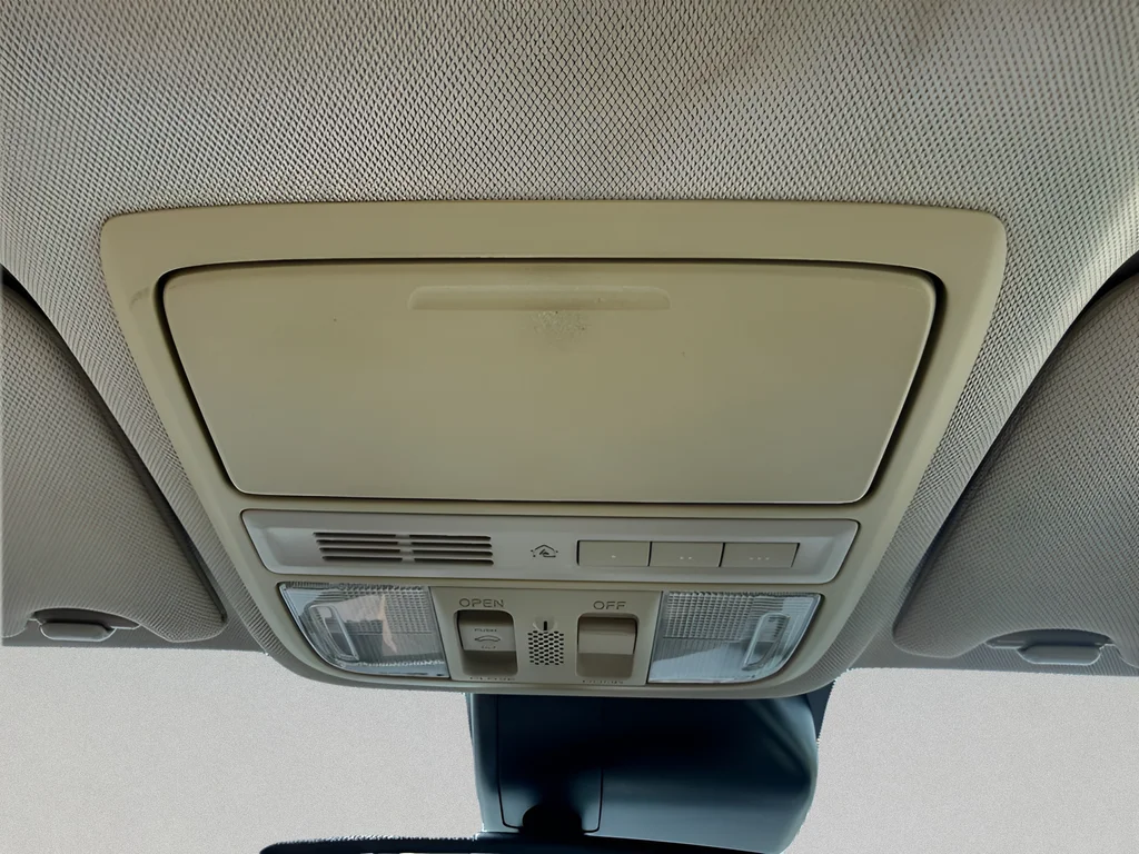 Used 2014 Modern Steel Metallic Honda Touring image 33