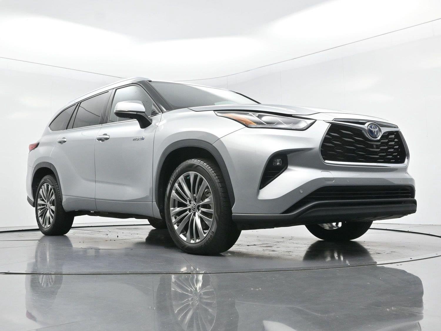 Used 2021 Celestial Silver Metallic Toyota Limited image 57