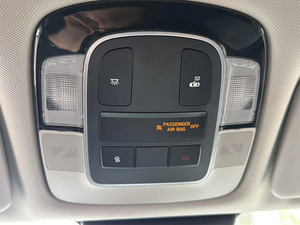 Used 2022 Quartz White Hyundai SEL image 19