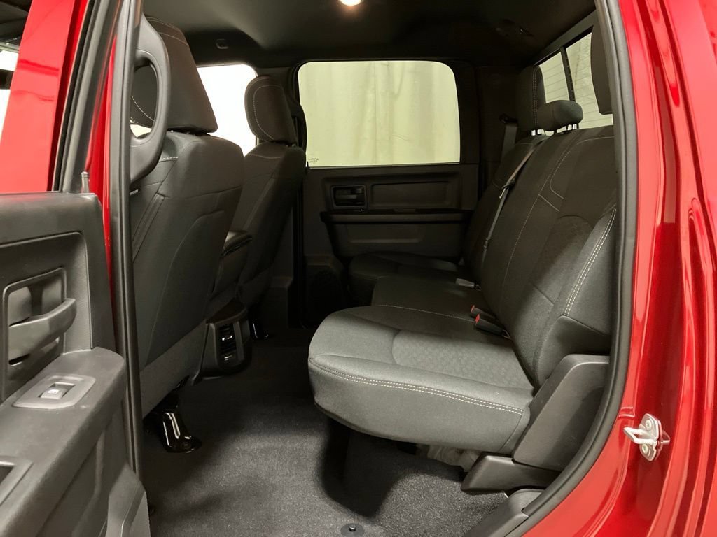 New 2026 Molten Red Pearl-Coat Exterior Paint RAM Tradesman image 15