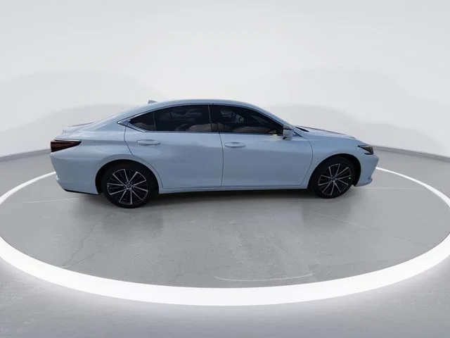 2025 Lexus ES 350 - Photo 9