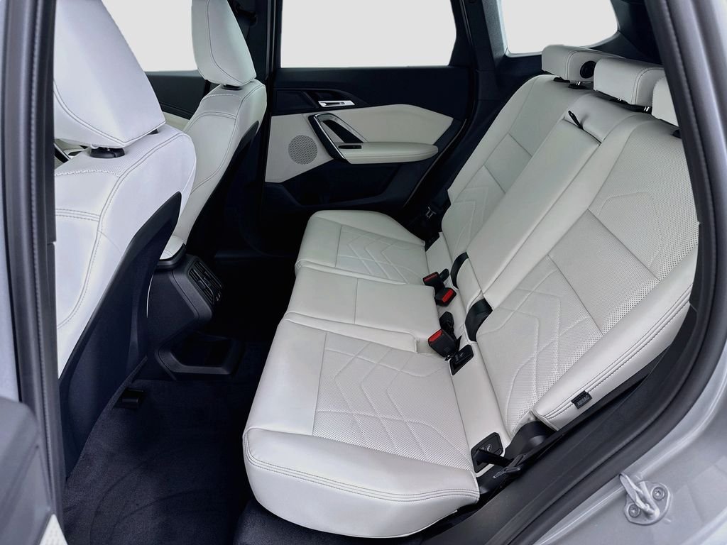 New 2027 Space Silver Metallic BMW xDrive28i image 20