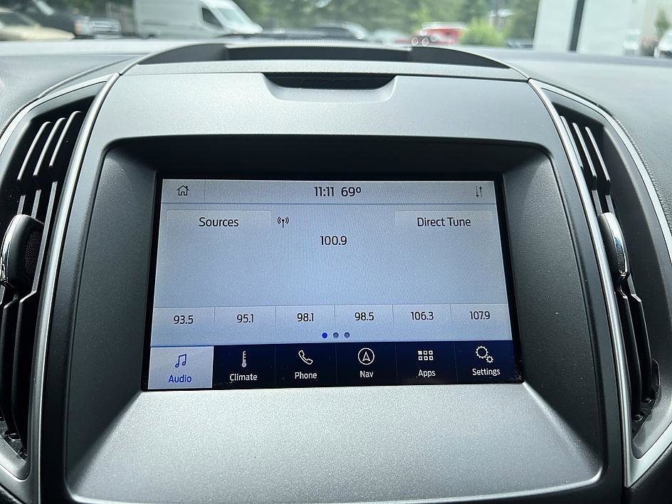 Used 2020 White Metallic Ford SEL image 16