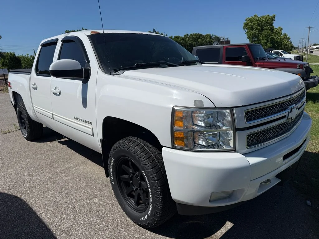 Used 2013 White Chevrolet LTZ image 11