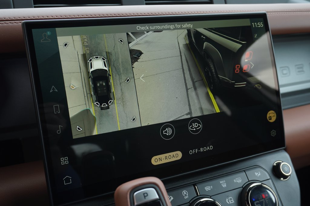 New 2026 Fuji White Land Rover OCTA image 31