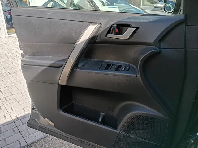 Used 2012 Gray Toyota SE image 10