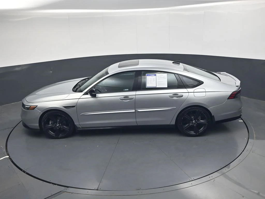 Used 2024 Solar Silver Metallic Honda Sport-L image 25