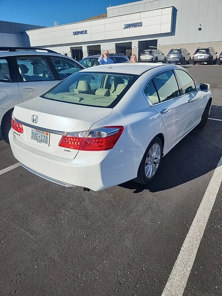 Used 2013  Honda EX-L image 4