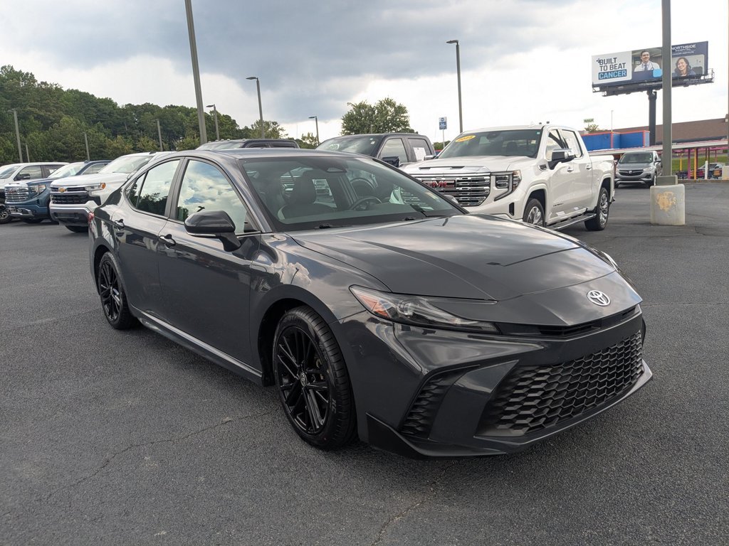 Used 2025  Toyota SE image 3
