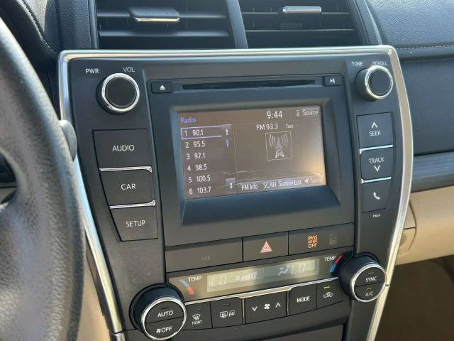 Used 2016  Toyota LE image 23