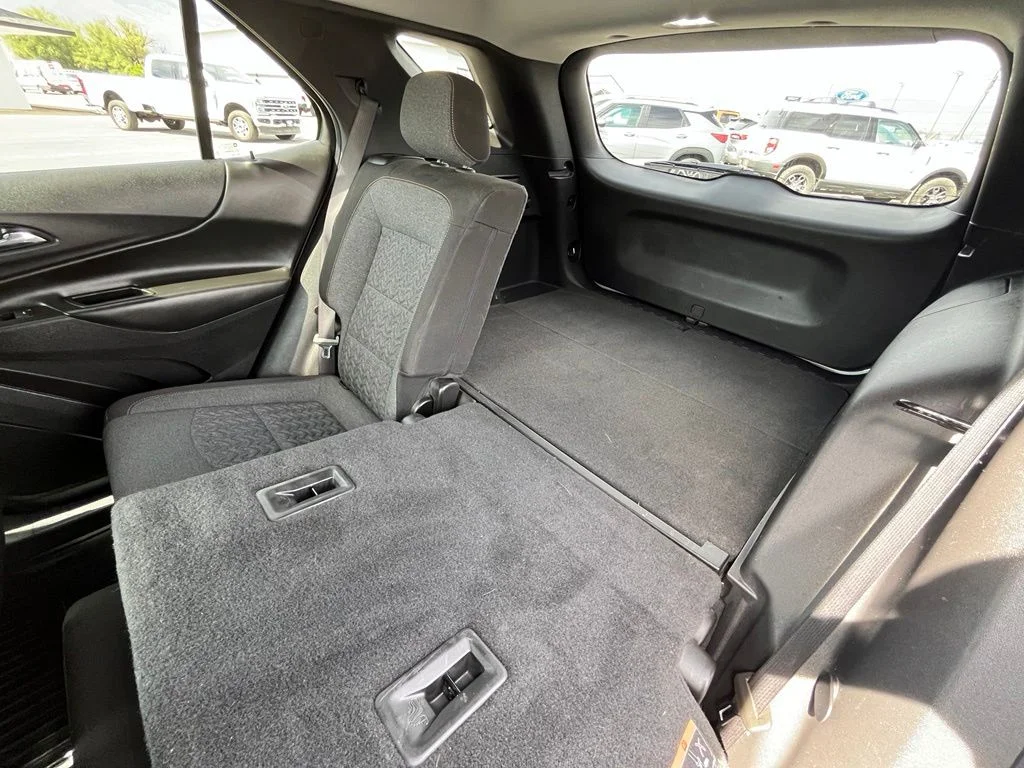 Used 2022 White Chevrolet LT image 16