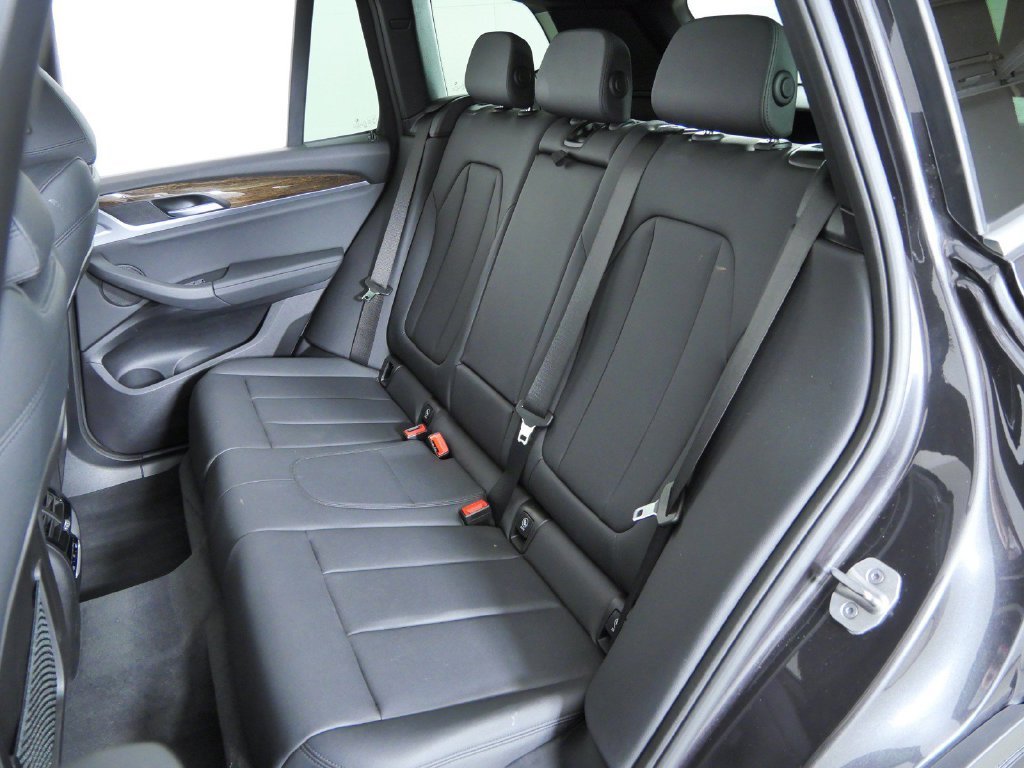 Used 2021 Dark Graphite Metallic BMW xDrive30i image 29