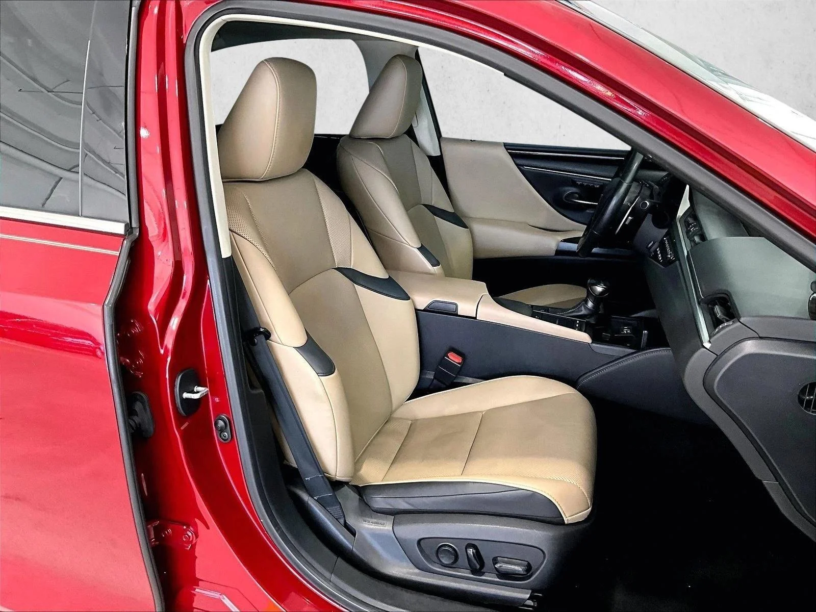 Used 2020 Matador Red Mica Lexus ES 350 image 9