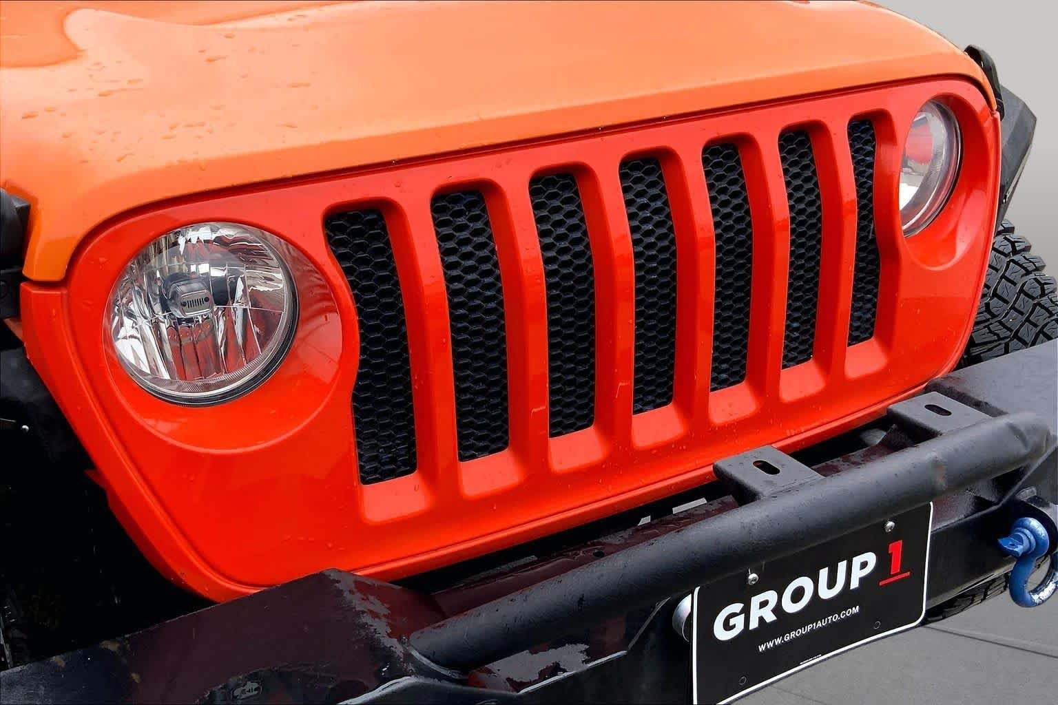 Used 2018 Punkn Metallic Clearcoat Jeep Sport S image 28