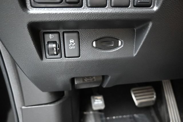 Used 2016 Black INFINITI Base image 34