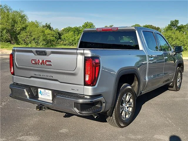Used 2024 Silver GMC SLT 4x2 Crew Cab 5.75 ft. box 147.4 in. WB image 4