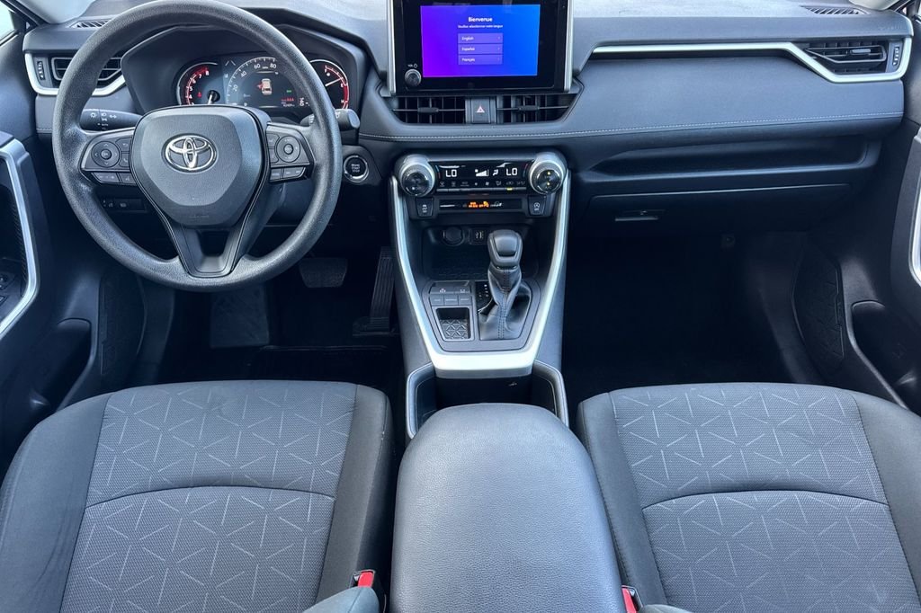 Used 2025  Toyota XLE image 17
