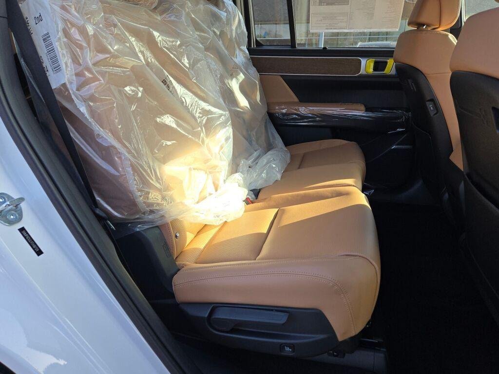 New 2026 White Hyundai Limited AWD image 10