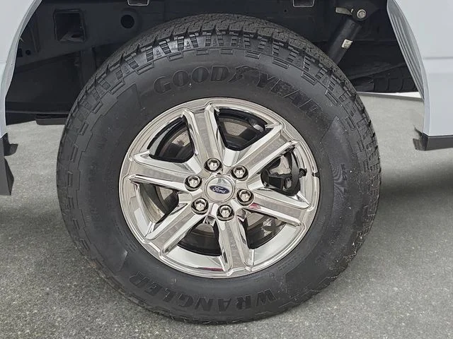 Certified Used 2025 White Metallic Ford XLT image 27
