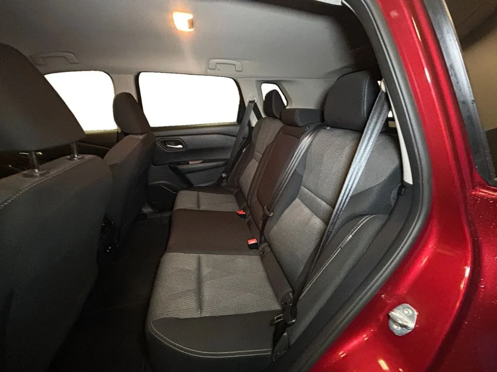 Used 2025 Scarlet Nissan SV image 14