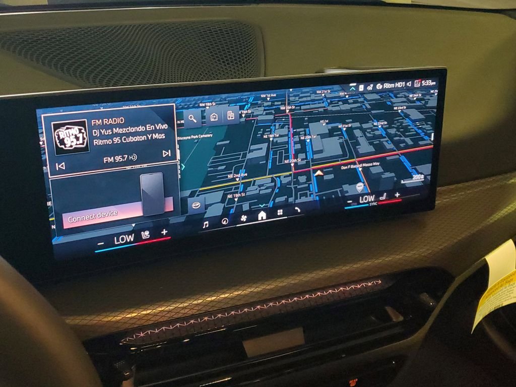 2025 BMW 3 Series 330i - Photo 22