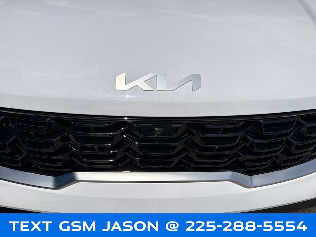 Used 2025 White Kia SX image 43