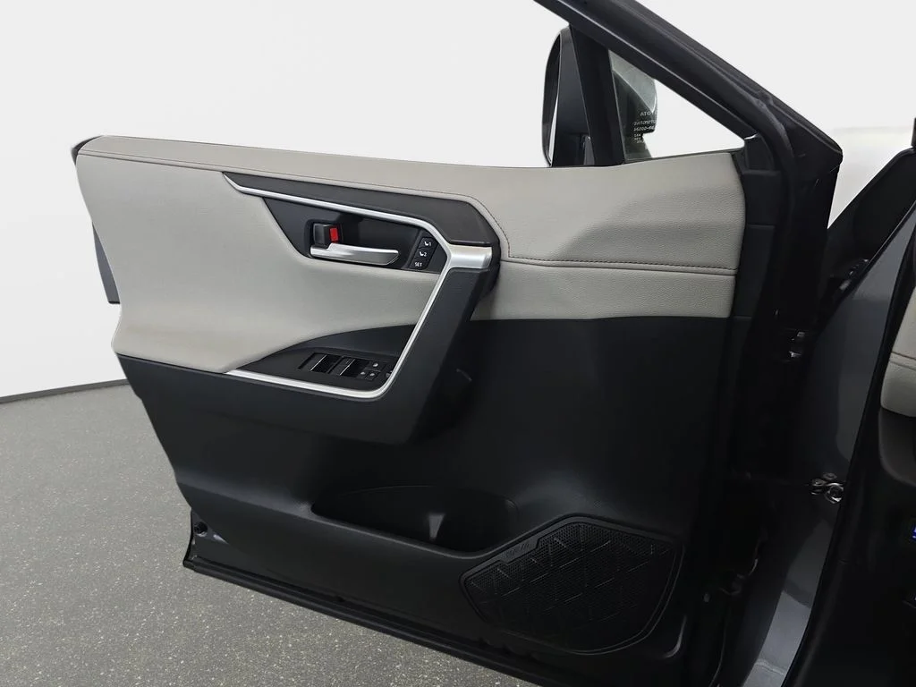 Used 2020 Gray Toyota Limited image 30