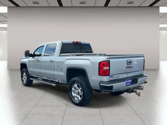 Used 2018 Silver GMC Denali image 7