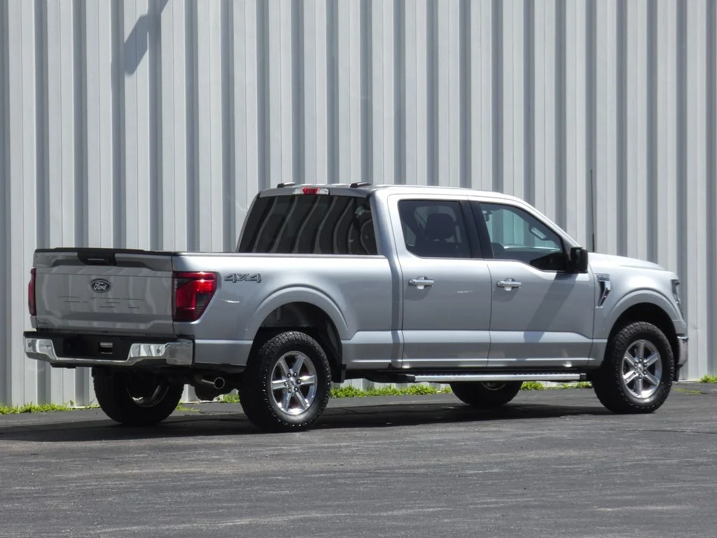 Used 2024 Silver Ford XLT image 3