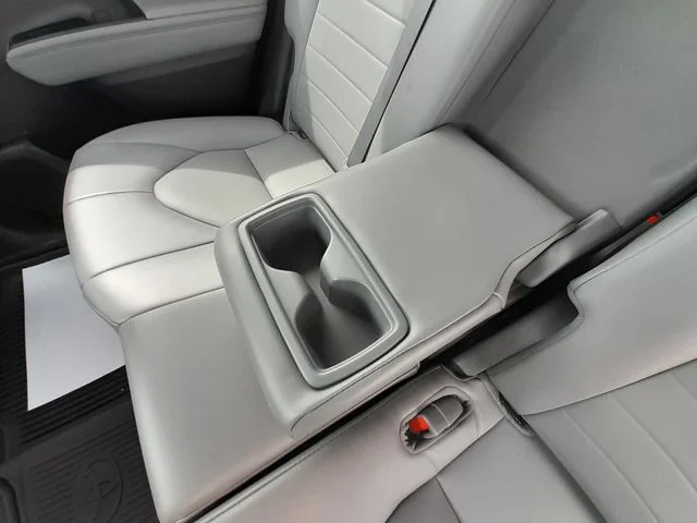 Used 2021  Toyota XLE image 42