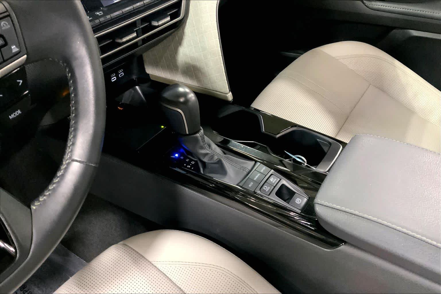 2025 Toyota Camry XLE - Photo 17
