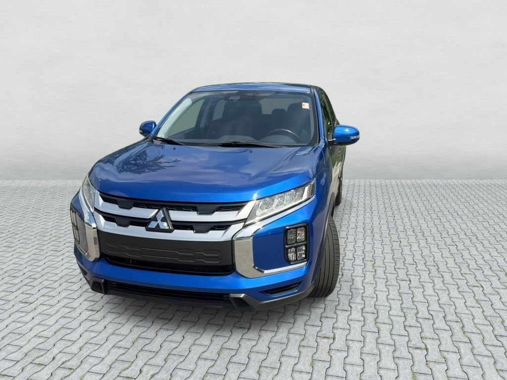Used 2024  Mitsubishi 2.0 SE image 3