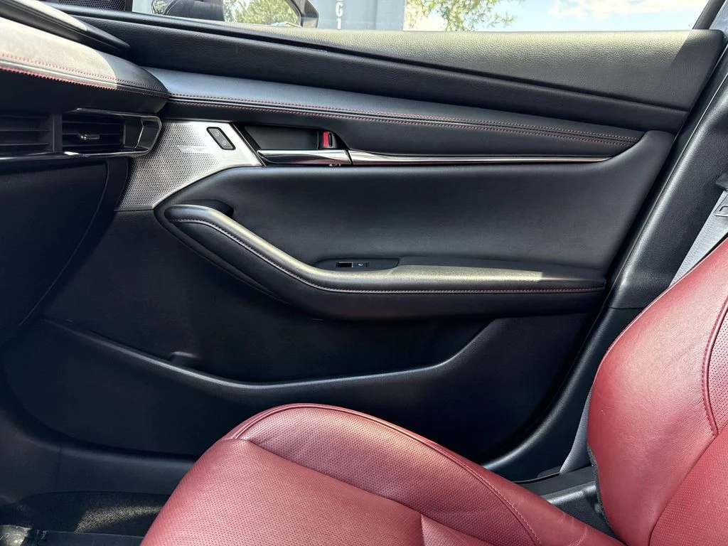 Used 2022 Gray Mazda Carbon Edition image 31