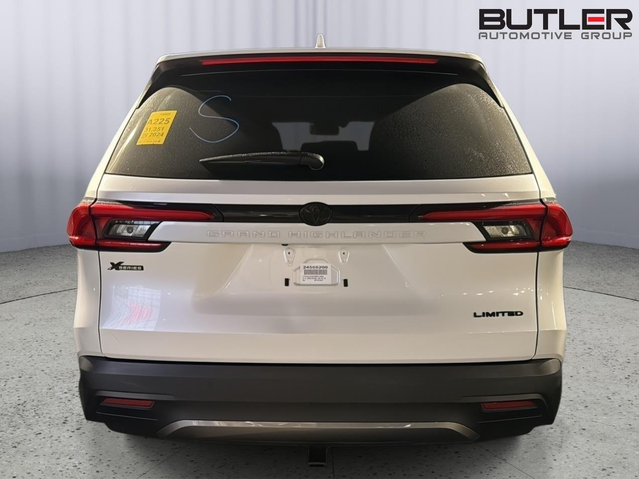Used 2024 Wind Chill Pearl Toyota Limited image 9
