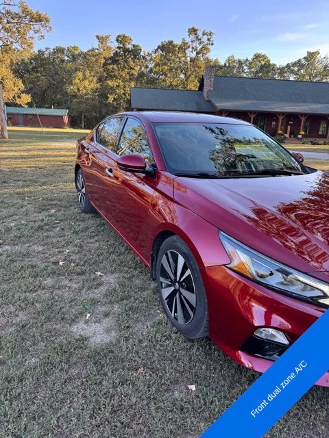 Used 2020 Scarlet Ember Nissan 2.5 SL image 4