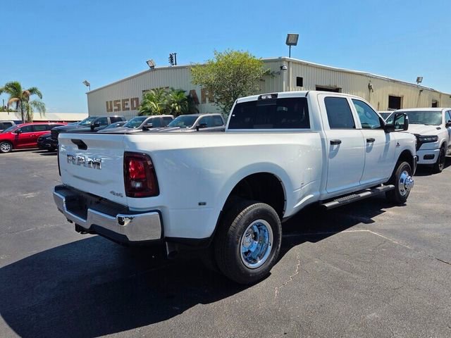 New 2026 Bright White Clear-Coat Exterior Paint RAM Tradesman image 11