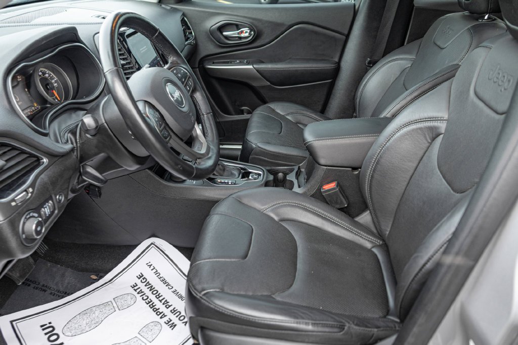 Used 2021 Silver Jeep Limited image 14