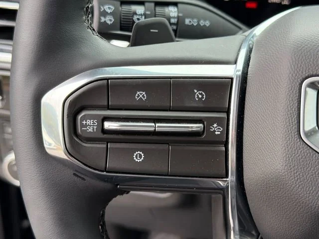 Used 2026 Onyx Black GMC Elevation image 25