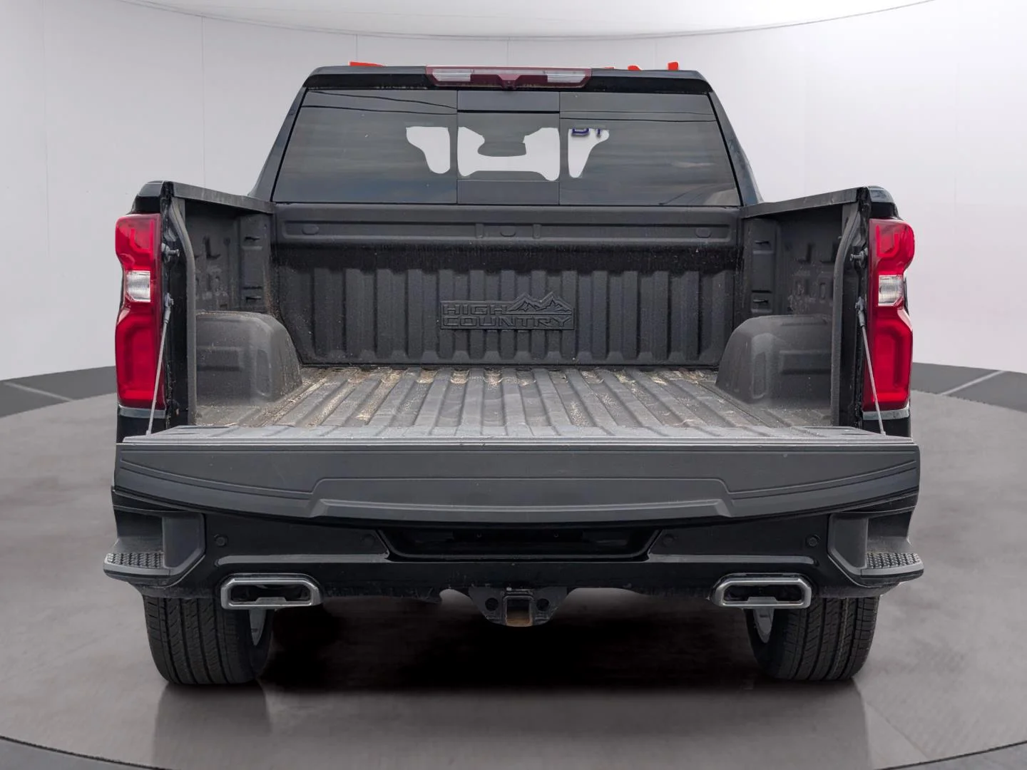 Used 2024 Black Chevrolet High Country image 9