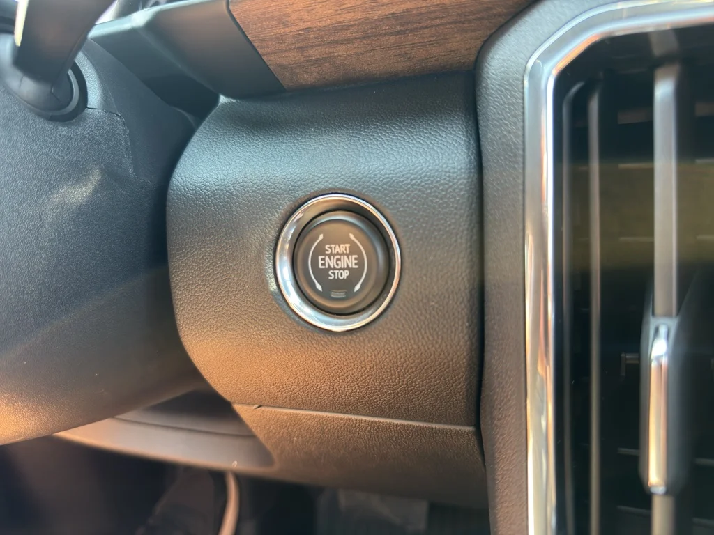 New 2026 Glacier White Tricoat GMC Denali Ultimate image 25