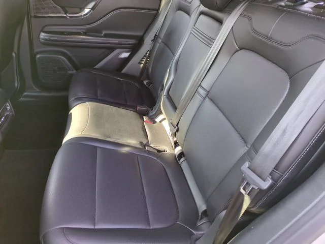 Used 2020 White Lincoln Standard image 28