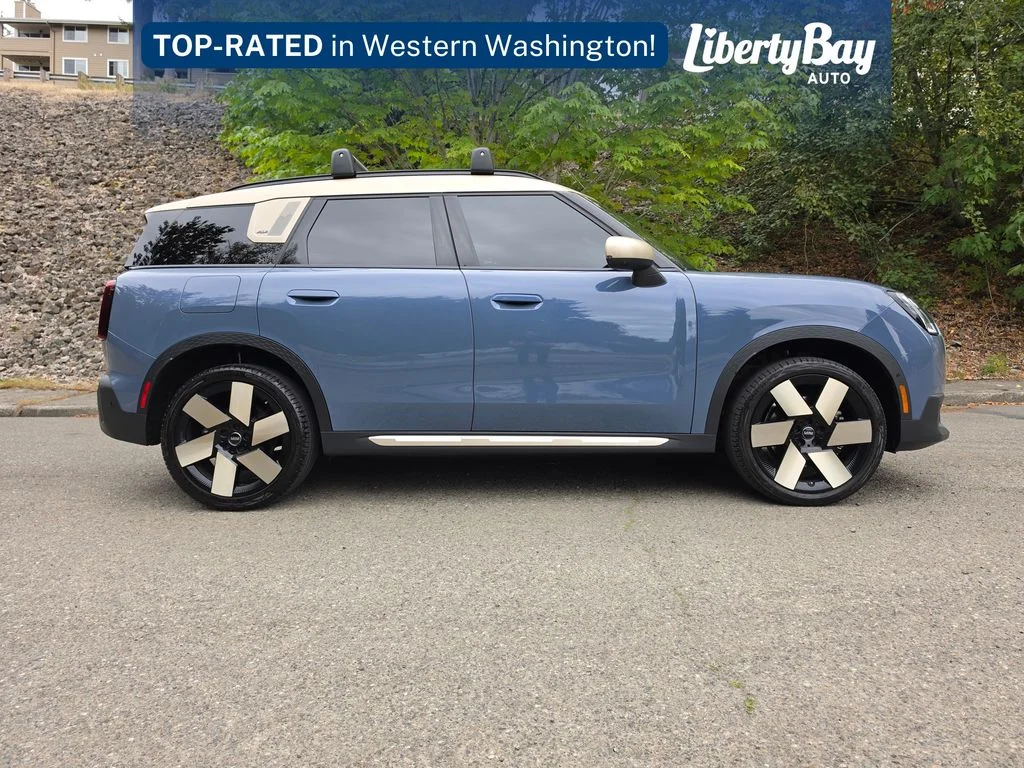 Used 2025 Blue MINI Iconic image 4