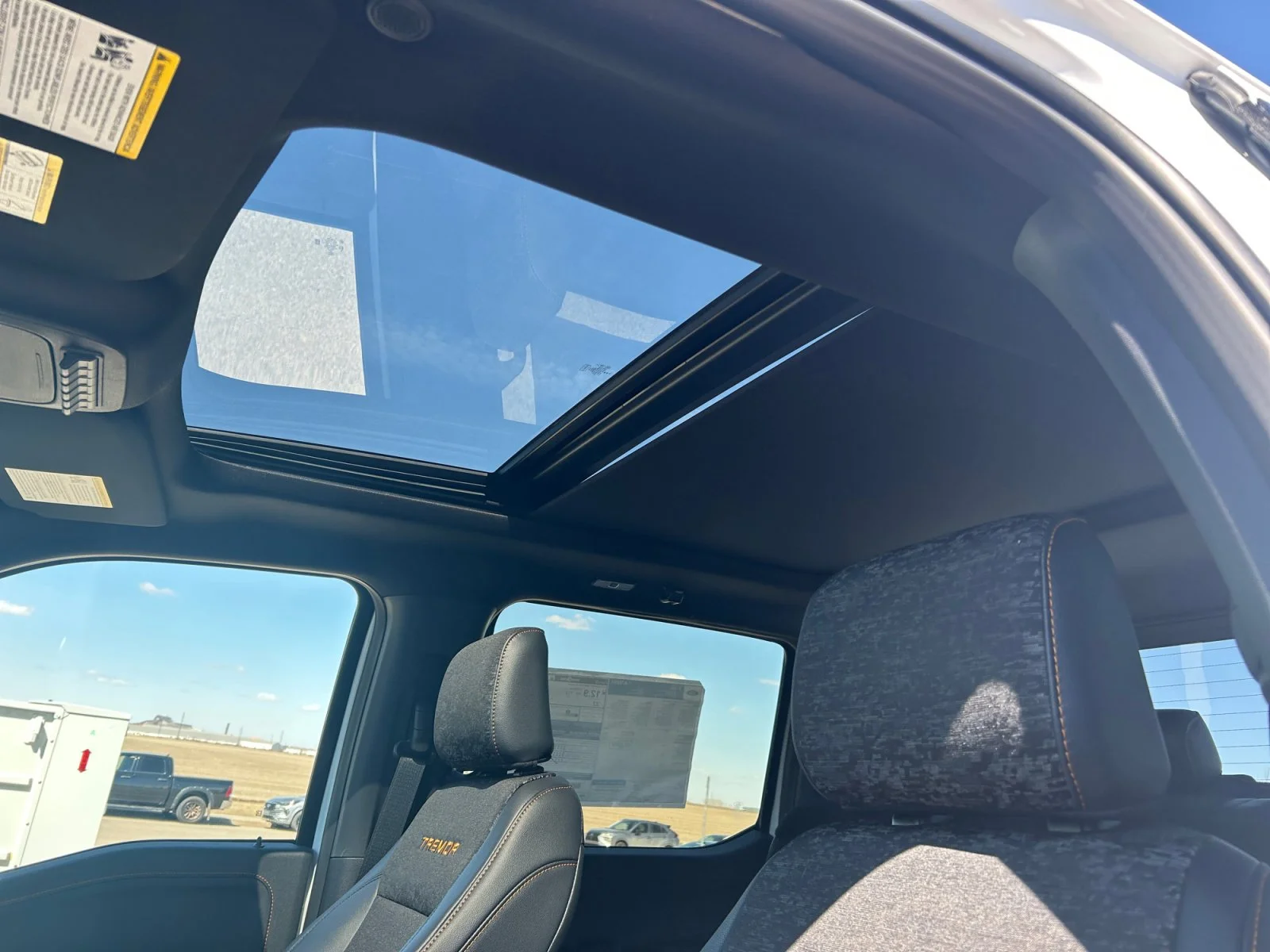 New 2026 Oxford White Ford Tremor image 18