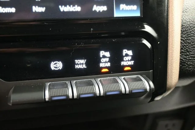 Used 2024 Silver Ram Laramie image 23