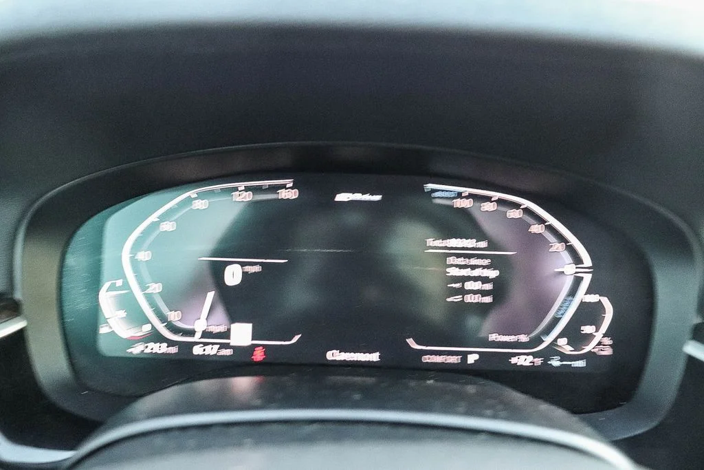 Used 2020 Black BMW 530e iPerformance image 25