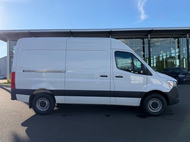 New 2026  Mercedes-Benz Cargo 144 WB image 8
